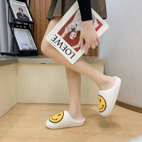 Miniatura 7 de PLMOKN Pantuflas para mujeres de interior y exterior, puntera abierta, mullidas, bonitas, con cara sonriente