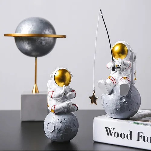 Miniatura 2 de Estatua de astronauta, figura de estrella de pesca de astronauta, escultura para decoración de escritorio y mesa, adorno de escritorio de resina