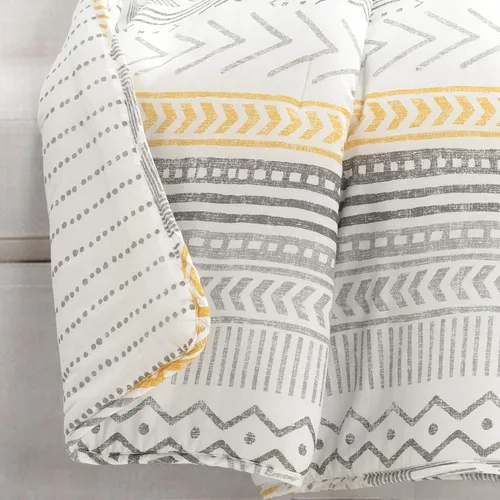 Miniatura 2 de Lush Decor Hygge Geo - Manta reversible de algodón, 50 pulgadas de ancho x 60 pulgadas de largo, color amarillo y gris, manta para cama, manta