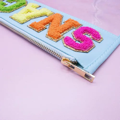 Miniatura 8 de Fablinks Bolsa transparente con cremallera para mujeres con parche de letras de chenilla, bolsa de viaje para aperitivos para adolescentes y niñas