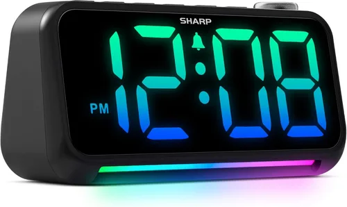 Sharp Reloj despertador fuerte para personas que duermen pesadamente, alarma de 95 dB, pantalla de color RGB y luz nocturna, 2 puertos de carga USB
