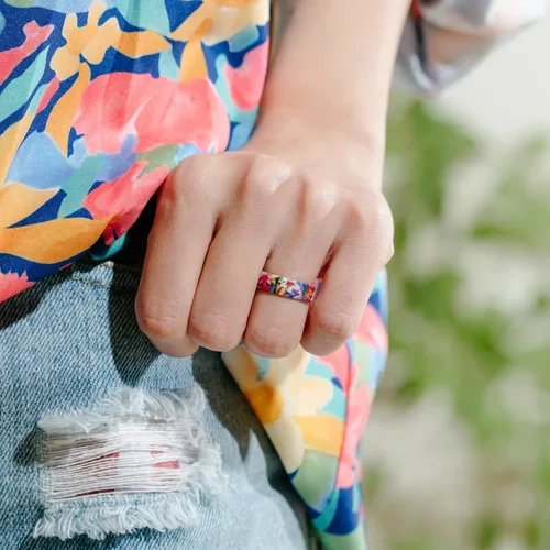 Miniatura 3 de ThunderFit - Anillos de boda de silicona para mujeres, diseño impreso transpirable de goma para compromiso de 5.5mm de ancho y 1.8mm de grosor - 1