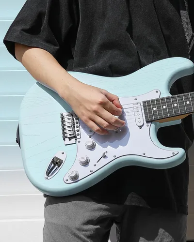 Miniatura 7 de DONNER DST-80 - Juego de guitarra eléctrica para principiantes de 39 pulgadas con amplificador, pastilla clásica SSS completa con estuche, afinador