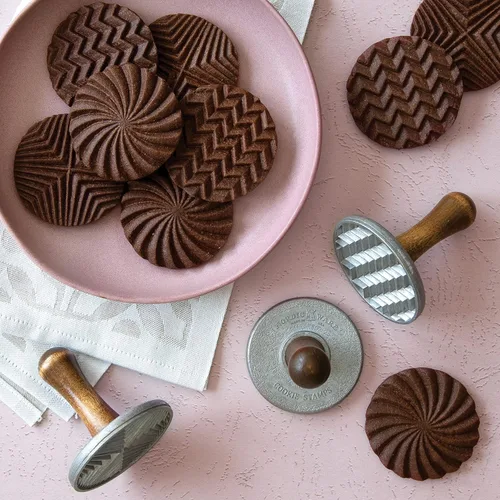 Miniatura 7 de Nordic Ware – Sellos de galletas fundidos geométricos