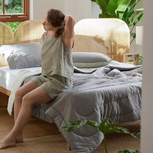 Miniatura 4 de Bedsure - Juego de edredón queen - Juego de ropa de cama refrescante y cálida, ropa de cama reversible gris claro para todas las estaciones, 3 03