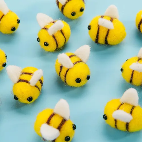 Miniatura 2 de CINPIUK Juego de 12 abejas de fieltro para manualidades, fieltro de lana de abejorro de felpa para decoración de bandejas escalonadas, recuerdos