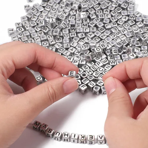 Miniatura 6 de 1000 piezas de cuentas de letras acrílicas redondas o cuadradas, número 4x7mm, cuentas de alfabeto A-Z, cuentas para pulseras de la amistad, kit