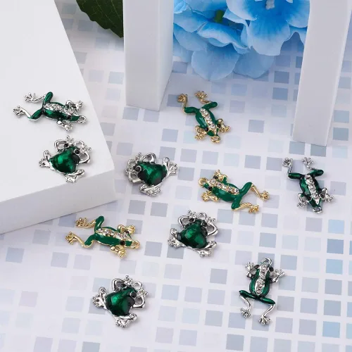 Miniatura 8 de KISSITTY 18 unids/caja de dijes de rana esmaltada con diamantes de imitación de rana verde, 3 estilos de dijes de animales de metal