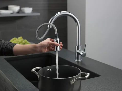 Miniatura 2 de Delta Faucet Trinsic - Grifo de cocina de níquel cepillado, grifos de cocina con rociador extraíble, grifo para fregadero de cocina con acoplamiento