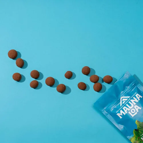 Miniatura 5 de Mauna Loa Nueces de macadamia cubiertas de chocolate premium, chocolate con leche y coco, bolsa de 7 onzas (paquete de 1)