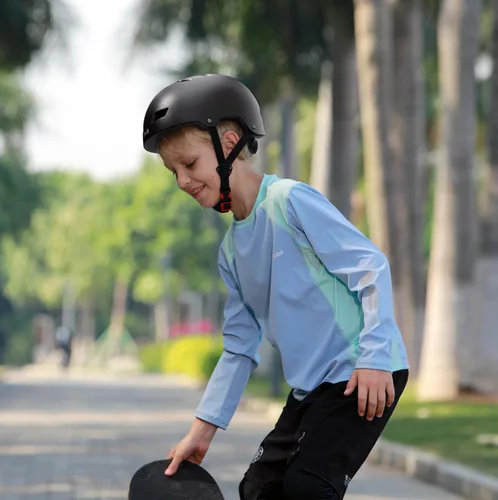 Miniatura 2 de Casco para bicicleta y patineta, ajustable y multideporte para patines y scooter, 3 tallas para adultos, jóvenes, niños y bebés Gris