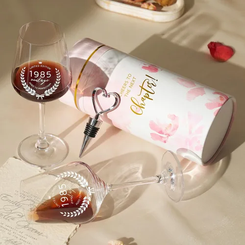 Miniatura 2 de AW BRIDAL Regalos Divertidos de 40 Cumpleaños para Mujeres u Hombres, Juego de Regalo Personalizado de Copa de Vino Vintage de 1985