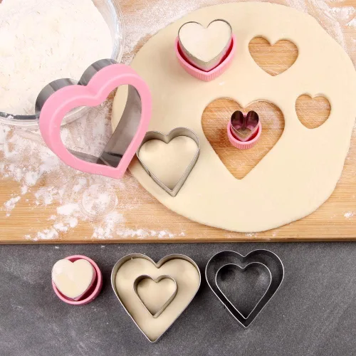 Miniatura 8 de BakingWorld Juego de 9 cortadores de galletas de acero inoxidable con forma de corazón, para pasteles, galletas