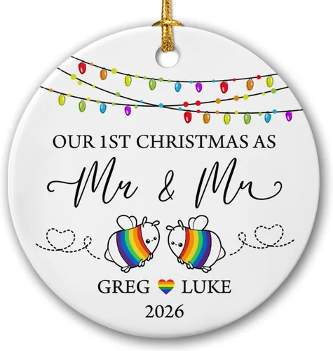 Adorno de arco iris LGBT personalizado para árbol de Navidad, nuestra primera Navidad como Mr & Sr. Adorno de cerámica, adornos de Navidad de abeja