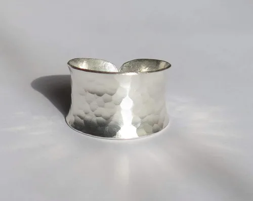Miniatura 7 de Hammered Sterling Silver Handmade Wide Band Ring, Classic Shiny Finish Wrap Band, Adjustable to Sizes 6-12, Can fit Also as Thumb ring, Gift for Her