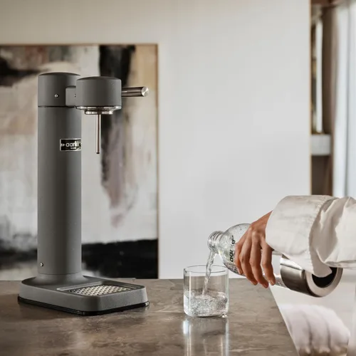 Miniatura 4 de Aarke Carbonator III, Máquina de agua con gas y carbonatación, acero inoxidable con botella reutilizable PET sin BPA, volumen 1L/34 fl oz (gris mate)