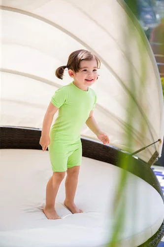 Miniatura 3 de VAENAIT BABY - Pijama de viscosa para niñas y niños pequeños, 2 piezas, camiseta y shorts, tela fresca, drapeada y suave para verano