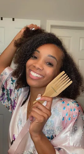 Miniatura 3 de GranNaturals Peine de madera de dientes anchos y púas afro, herramienta de voluminización y peinado de madera natural para cabello grueso, grueso