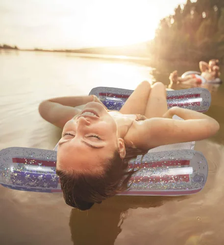 Miniatura 5 de POZA Flotador inflable de piscina de Estados Unidos – Lujosa tumbona divertida llena de confeti de estrellas plateadas brillantes, diseño de bandera