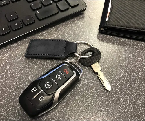 Miniatura 3 de iPick Image Compatible con llavero rectangular de cuero sintético negro Ford Focus ST