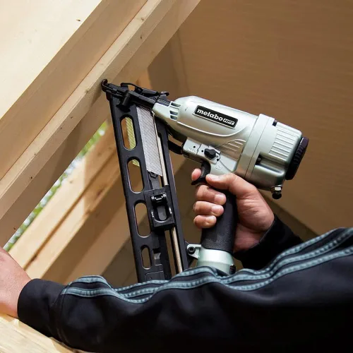 Miniatura 2 de Metabo HPT NT65MA4 - Pistola de clavos con soplador de aire, clavadora neumática preferida por profesionales para molduras de corona, molduras