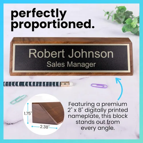 Miniatura 3 de Placa de nombre personalizada de madera de nogal ExcelMark para escritorio de oficina en negro con letras doradas - 2 x 8 pulgadas