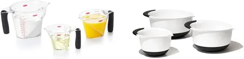 OXO Good Grips - Juego de tazas medidoras en ángulo de 3 piezas (negro) y OXO Good Grips Juego de 3 cuencos de plástico para mezclar (blanco/negro)