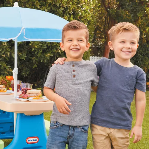 Miniatura 3 de Little Tikes Mesa de picnic con paraguas fácil de guardar, Multicolor