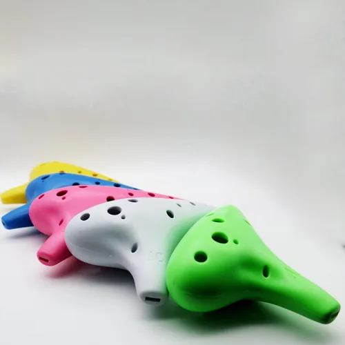 Miniatura 4 de Aestivate Ocarina de plástico de 12 agujeros - Alto C, fácil de jugar, puntiagudo (blanco)