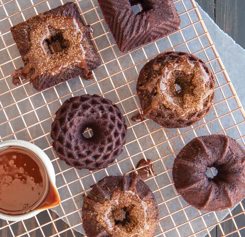 Miniatura 7 de Nordic Ware Bundt Cuartet - Juego de sartenes (4 piezas) y sartén Geo Bundtlette