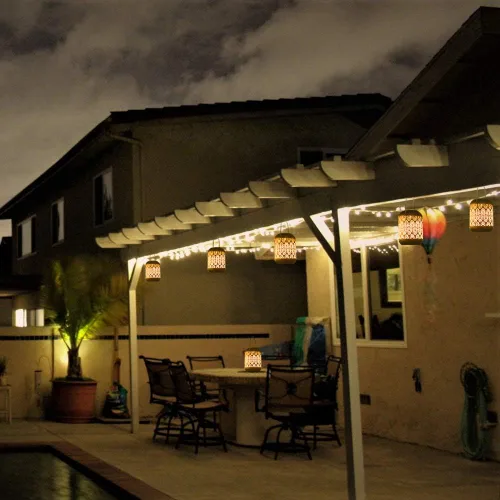 Miniatura 8 de LeiDrail Farol solar colgante al aire libre, faroles decorativos de metal, luz LED blanca cálida, impermeable, iluminación de paisaje para mesa