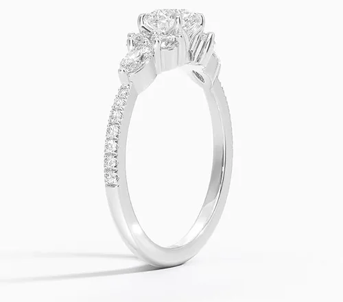 Miniatura 2 de Anillo de compromiso de diamantes creados en laboratorio con marquesa lateral y redondos redondos de 1.06 quilates con certificado IGI de 1.06