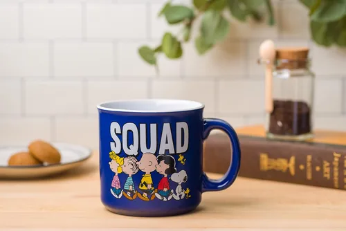 Miniatura 7 de Silver Buffalo Peanuts Squad With Sally, Linus, Charlie Brown, Lucy, Snoopy y Woodstock - Taza de cerámica para caravana, 20 onzas Peanuts Squad