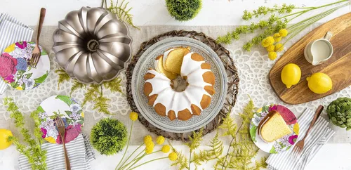 Miniatura 20 de Nordic Ware Bundt Original, 12 tazas, bronce