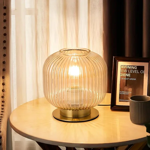 NKU Lámpara de mesa moderna de mediados de siglo con pantalla de vidrio acanalado ámbar y acabado dorado, luz regulable para mesita de noche para