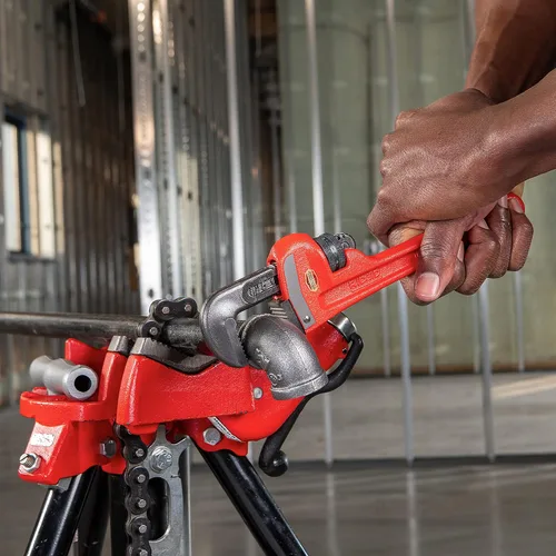 Miniatura 9 de RIDGID 31010 - Llave de tubería recta modelo 10 resistente, llave de fontanería de 10 pulgadas, color rojo, negro, 9.843 in (10 pulgadas)