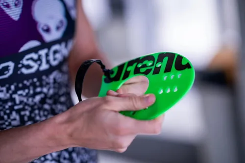 Miniatura 6 de Arena Paleta de Mano Elite 2 Unisex para Natación de Vueltas y Entrenamiento de Técnica, Equipo de Natación para Hombres y Mujeres, 4 Tamaños