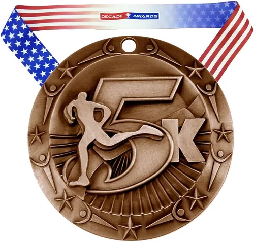 Decade Awards Medalla grabada de clase mundial 5K, medallón de 3 pulgadas de ancho, 16,404.2 ft con estrellas y rayas, bandera estadounidense,