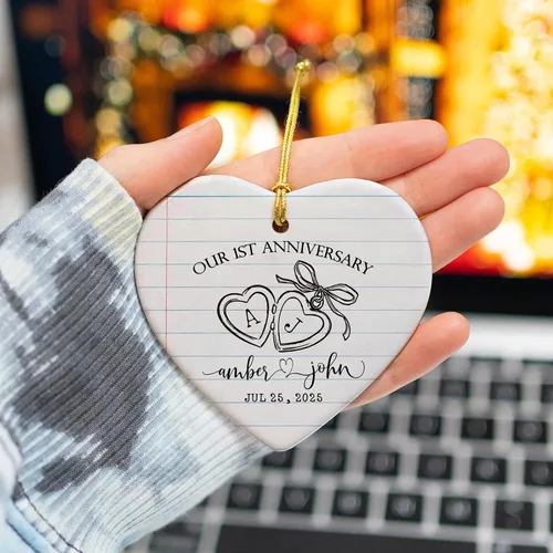 Miniatura 4 de Adorno personalizado para el primer aniversario, recuerdo romántico de corazón de cerámica con nombres y año, regalo para parejas, decoración única