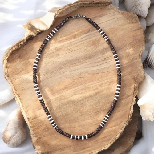 Miniatura 26 de BlueRica Collar de cuentas de concha de coco y puka (18")