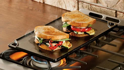 Miniatura 2 de Lodge Wanderlust Cabin - Cocina combinada de hierro fundido, juego de horno holandés y sartén de 2 piezas, tapa convertible para una cocina versátil