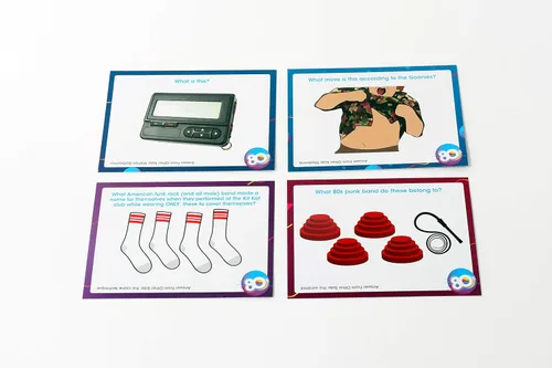 Miniatura 4 de Buffalo Games Juego de cartas de trivia de la cultura pop de los años 80 - 200 tarjetas de trivia, temporizador y guía de 30 segundos - Noche