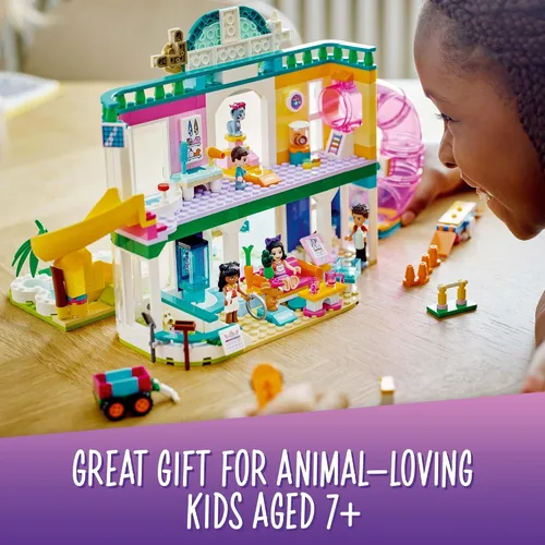 Miniatura 6 de LEGO Friends Pet Day-Care Center 41718 - Juego de juguetes de construcción para niños, niñas y niños a partir de 7 años (593 piezas)