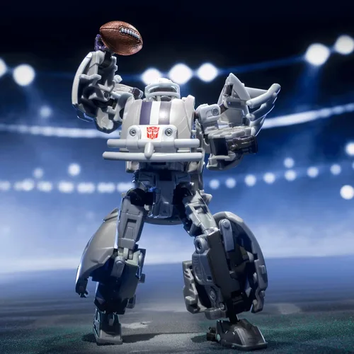 Miniatura 3 de Transformers NFL Dallas Cowboys Starblitz - Figura de acción de 5.5 pulgadas que cambia de robot a casco, juguetes de fútbol para mayores de 8 años