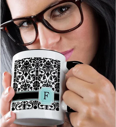 Miniatura 2 de 3dRose Letra F personal monograma azul menta blanco y negro patrón de damasco – elegante inicial personalizada – Taza negra de dos tonos, 11 onzas