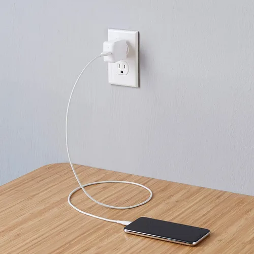 Miniatura 6 de Amazon Basics Cargador de pared USB-A de 12 W de un puerto (2.4A) para teléfonos (iPhone 15/14/13/12/11/X, Samsung y más), paquete de 2, blanco