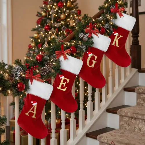 Miniatura 5 de Calcetines de Navidad personalizados con monograma, con inicial familiar, 20 pulgadas, puño de felpa blanca supersuave con cuerpo de terciopelo rojo