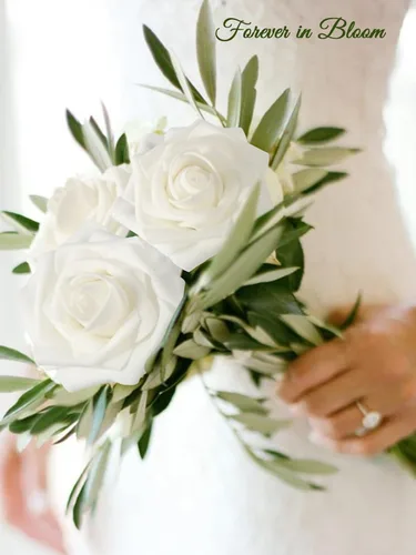 Miniatura 2 de MACTING 30 Rosas Artificiales Blancas Flores Falsas con Tallo Rosas de Espuma de Tacto Real para DIY Arreglos de Ramo de Boda Centros de Mesa White-1