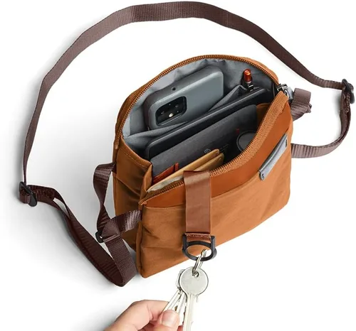 Miniatura 2 de Bellroy City Pouch (bolsa cruzada, lector electrónico o tableta pequeña, cartera, gafas de sol, teléfono), Bronce, Tamaño único