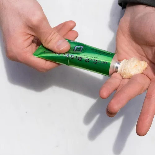 Miniatura 6 de C.O. Bigelow - Crema de afeitar de viaje, 1.7 onzas para hombre con aceite de eucalipto para pieles sensibles y todo tipo de piel, tamaño de viaje
